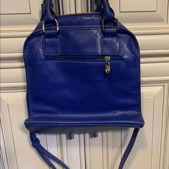 Brand name symbol is “(A) “ I don’t know the brand name but it’s a beautiful! - Picture 6 of 7